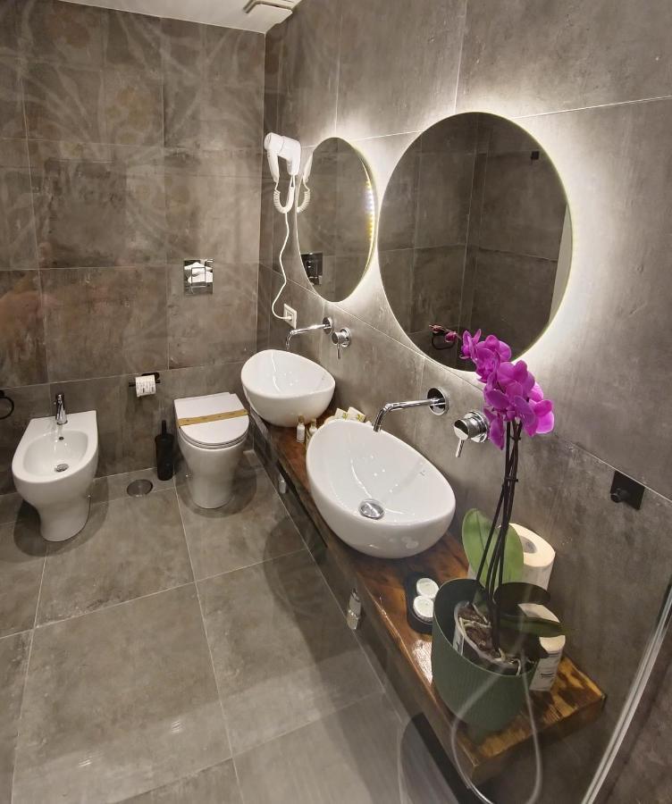 Borgo Dei Miracoli Hotel Naples Exterior photo